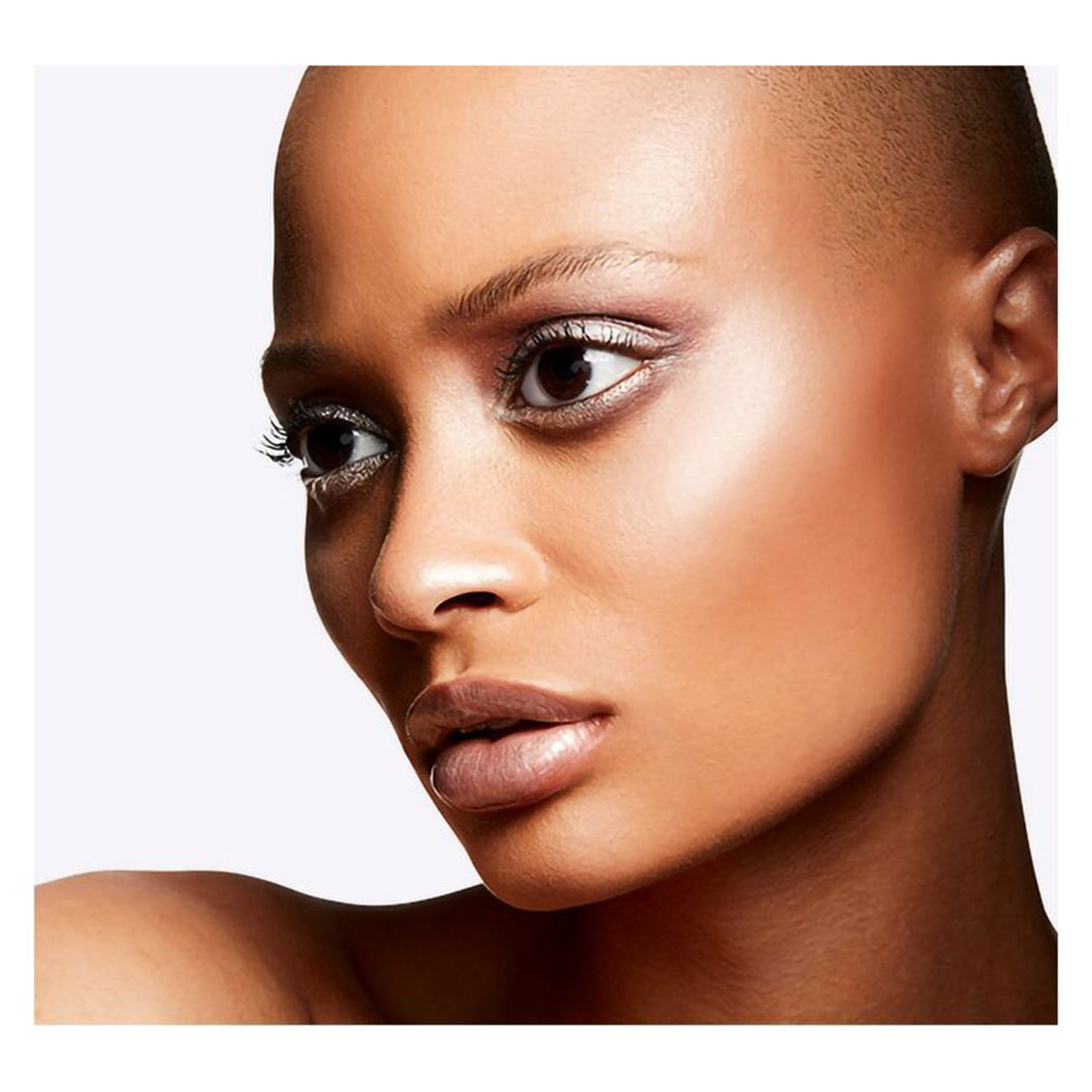 Extra Dimension Skinfinish Illuminante in Polvere liquida Double Gleam_MACMLGK19_MAC-4