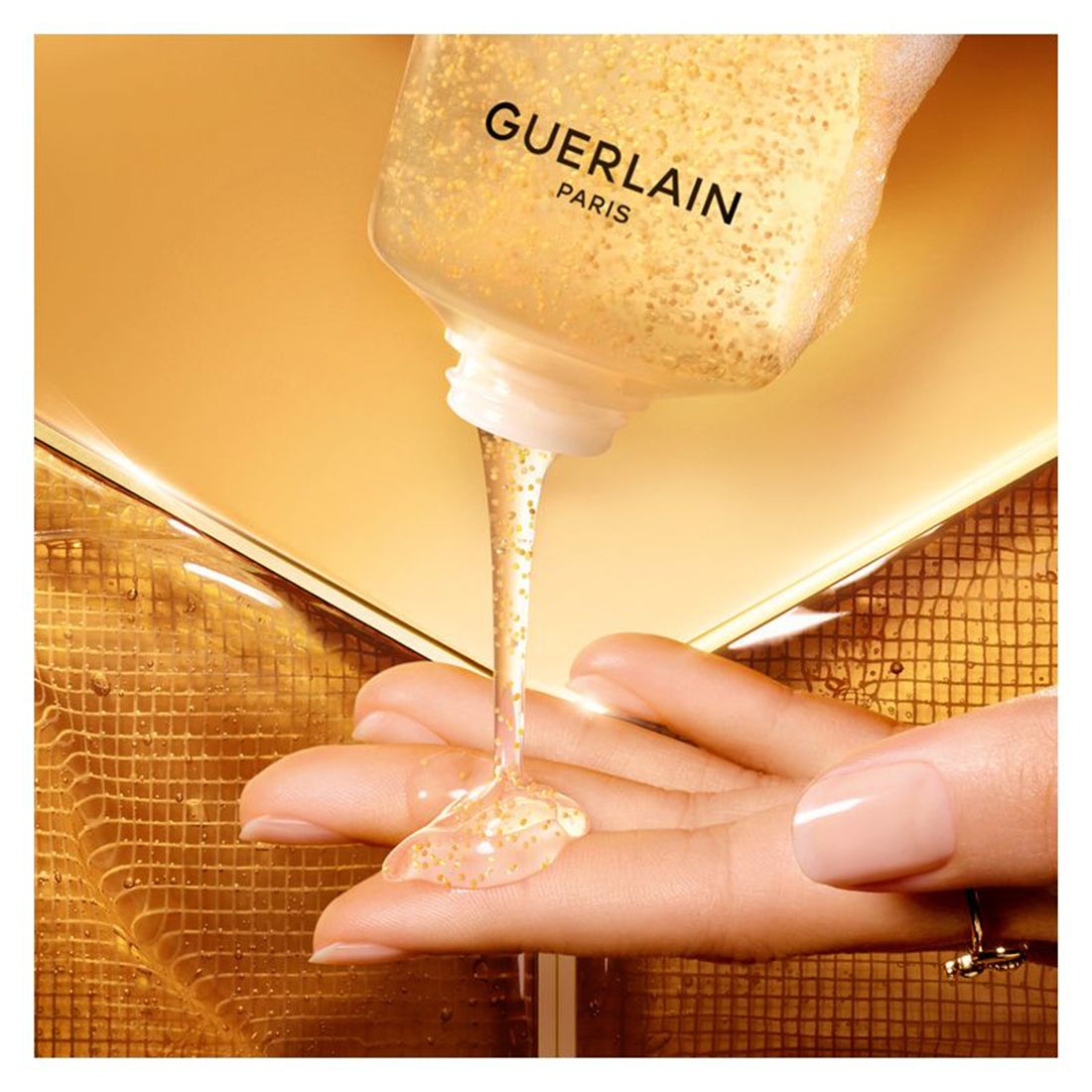 Abeille Royale Soin En Mousse Nettoyant Mousse Detergente 175 ML_GUE061989_Guerlain-3