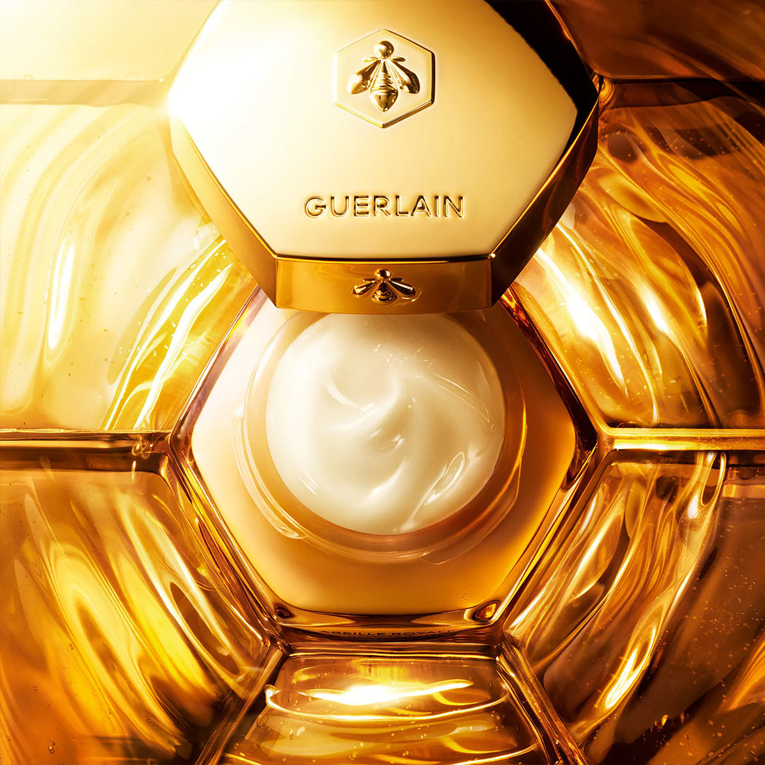 Abeille Royale Soin Yeux Reparateur Jeunesse riparazione profonda dei segni del tempo 15 ml_GUE062209_Guerlain-5