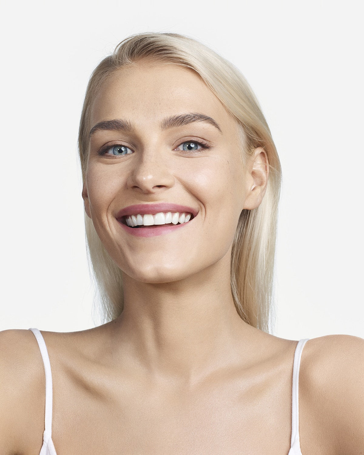 Beyond Perfecting Shade Fondotinta Correttore 18 Cream Whip_CLIZ9FF040000_Clinique-4