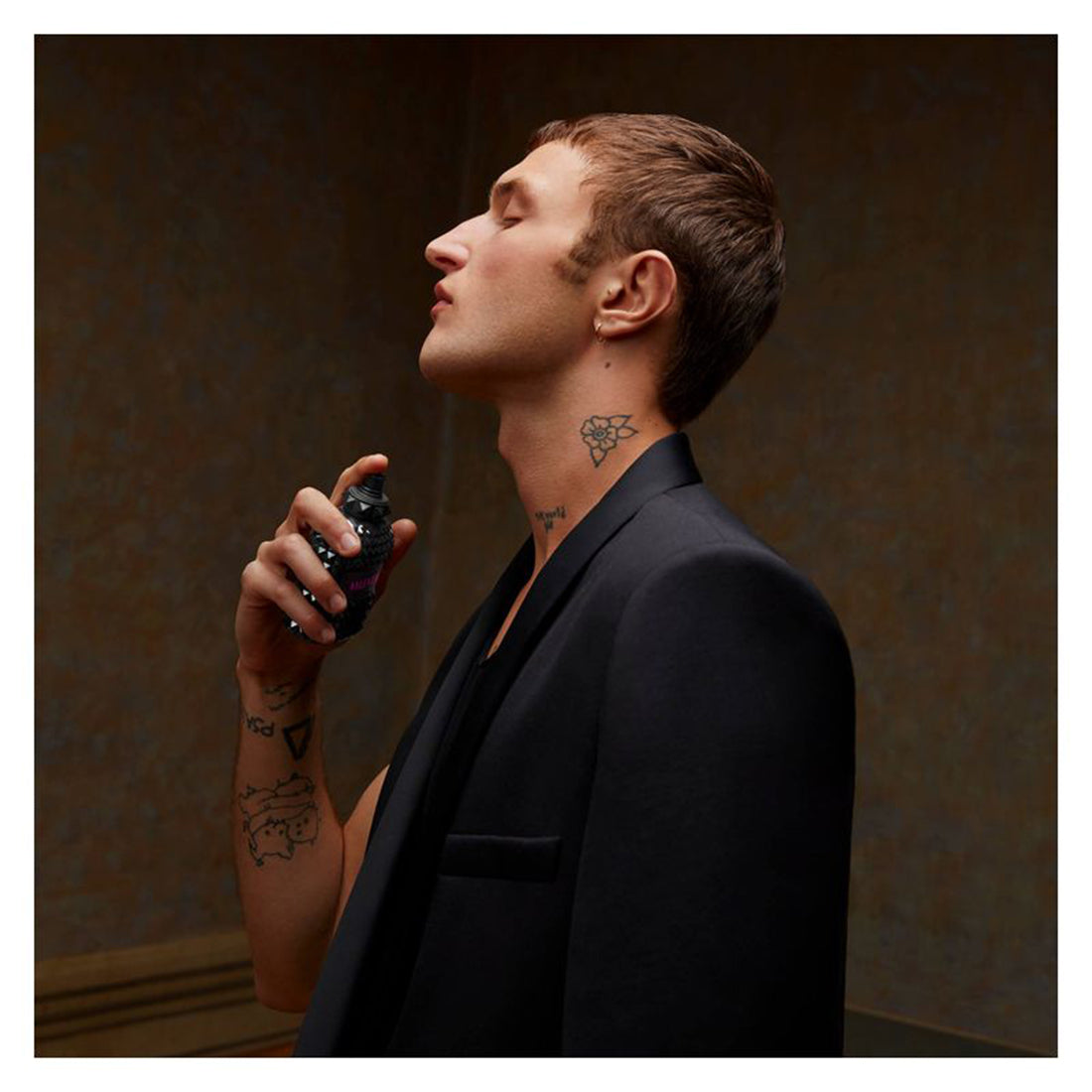 Born in Roma Extradose Uomo Parfum_VALLF413900_Valentino-3