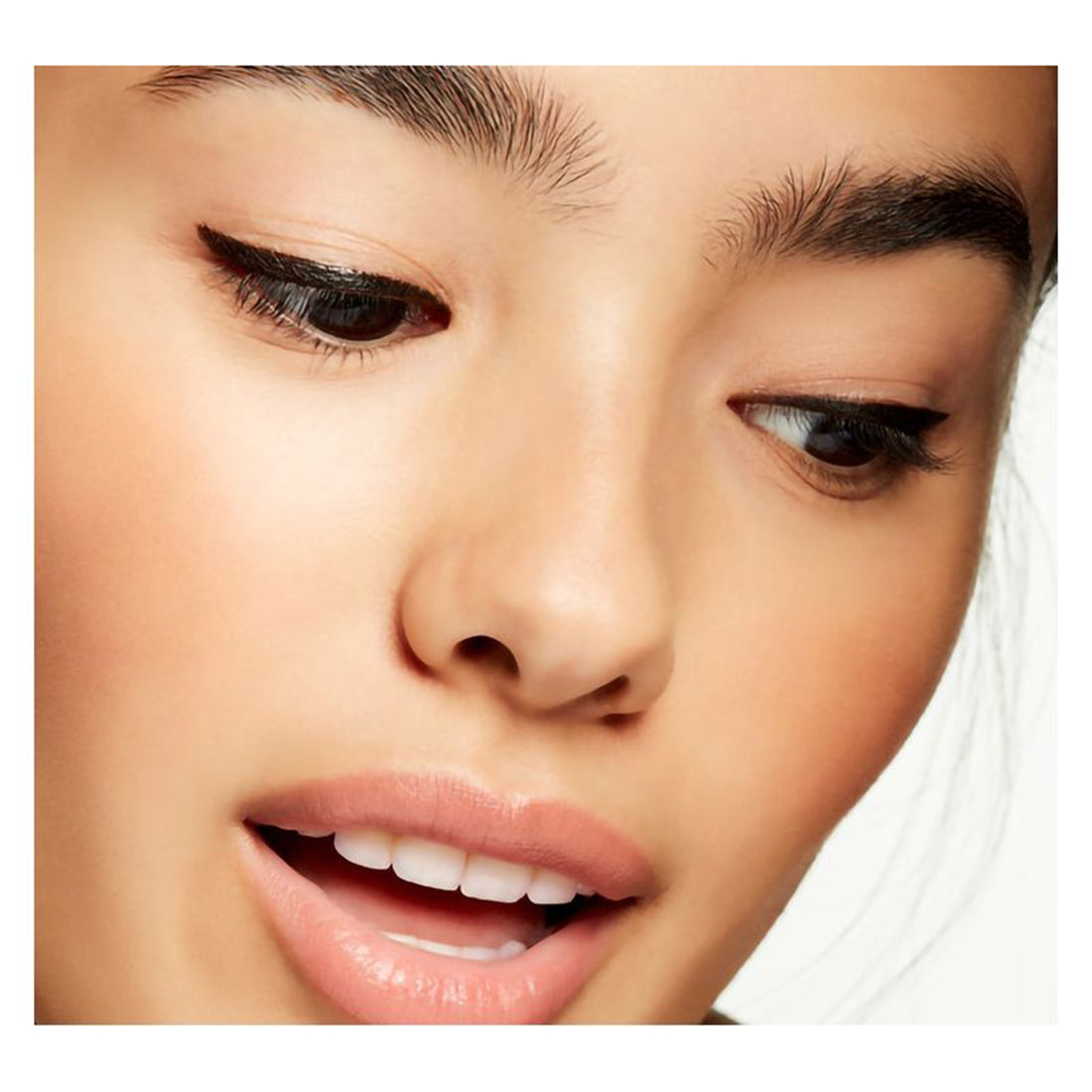 Brushstroke 24 Hour Liner Eyeliner Tenuta 24H Brushblack_MACSGFJ01A_MAC-3
