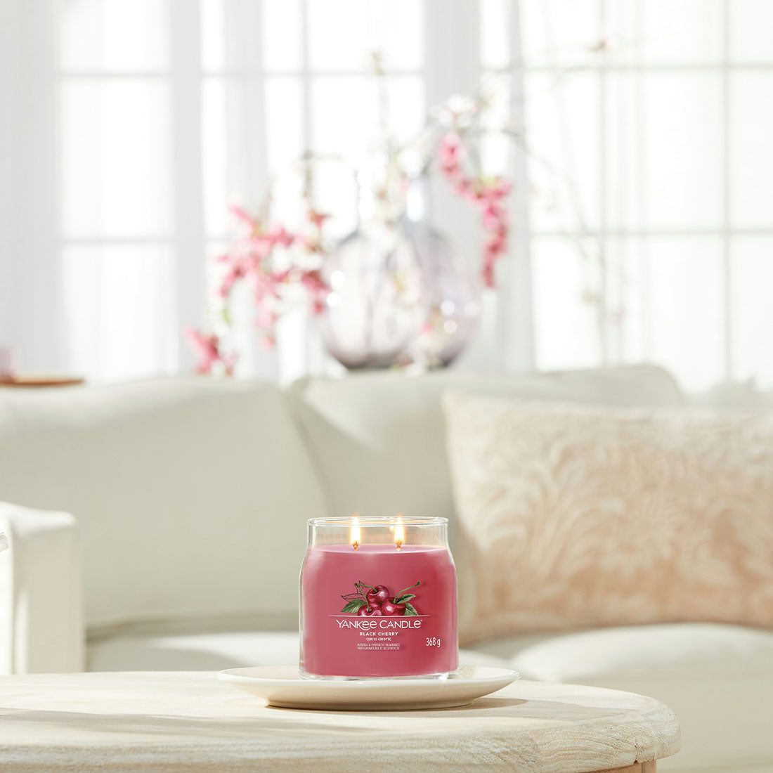 Candela Black Cherry Media Signature 368 gr_YAN1701391E_YANKEE CANDLE-4