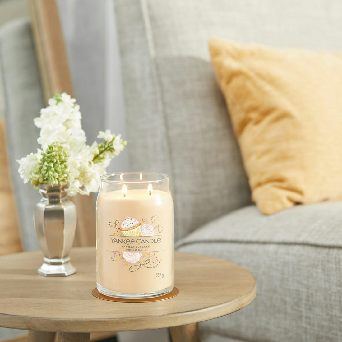 Candela Vanilla Cupcake Grande 567 gr_YAN1629969E_YANKEE CANDLE-3