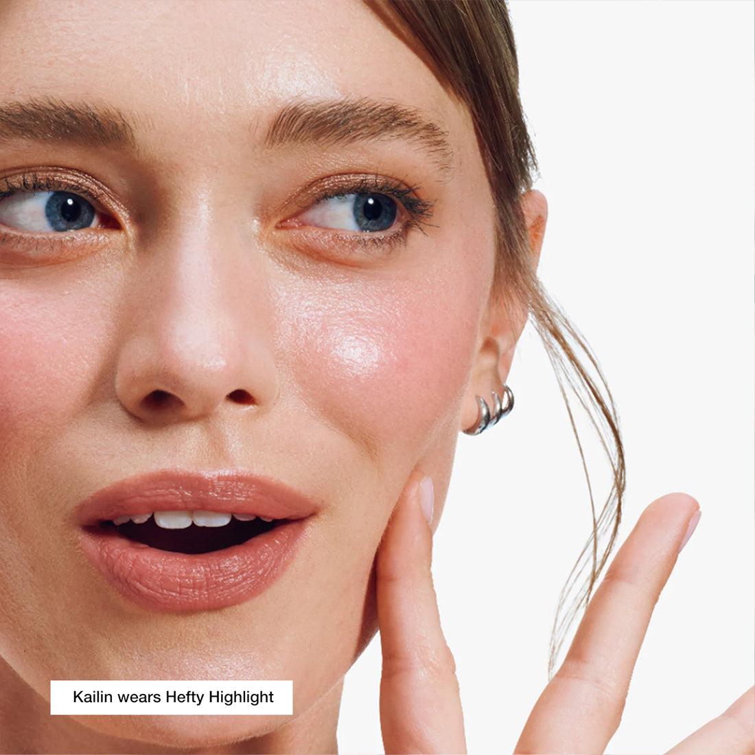 Chubby Stick Sculpting Highlight_CLIVFAQ01_Clinique-4