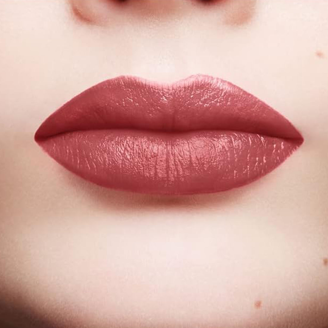 Color Riche Satin Rossetto Satinato 110 Made in Paris_COR801794_L'Oreal-3