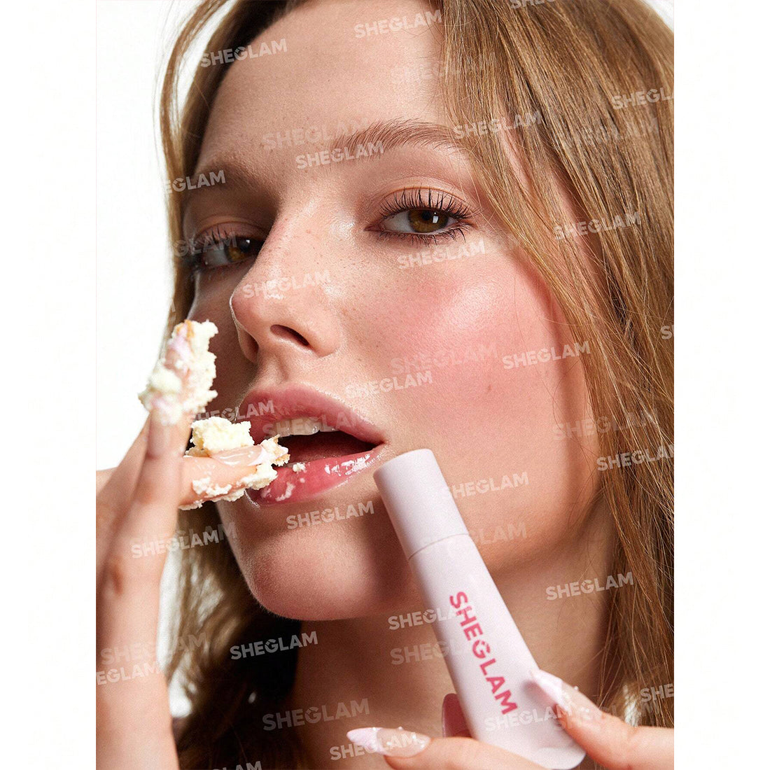 Crystal Glaze Moisturizing Lip Care Strawberry Milk_SHE059_Sheglam-4