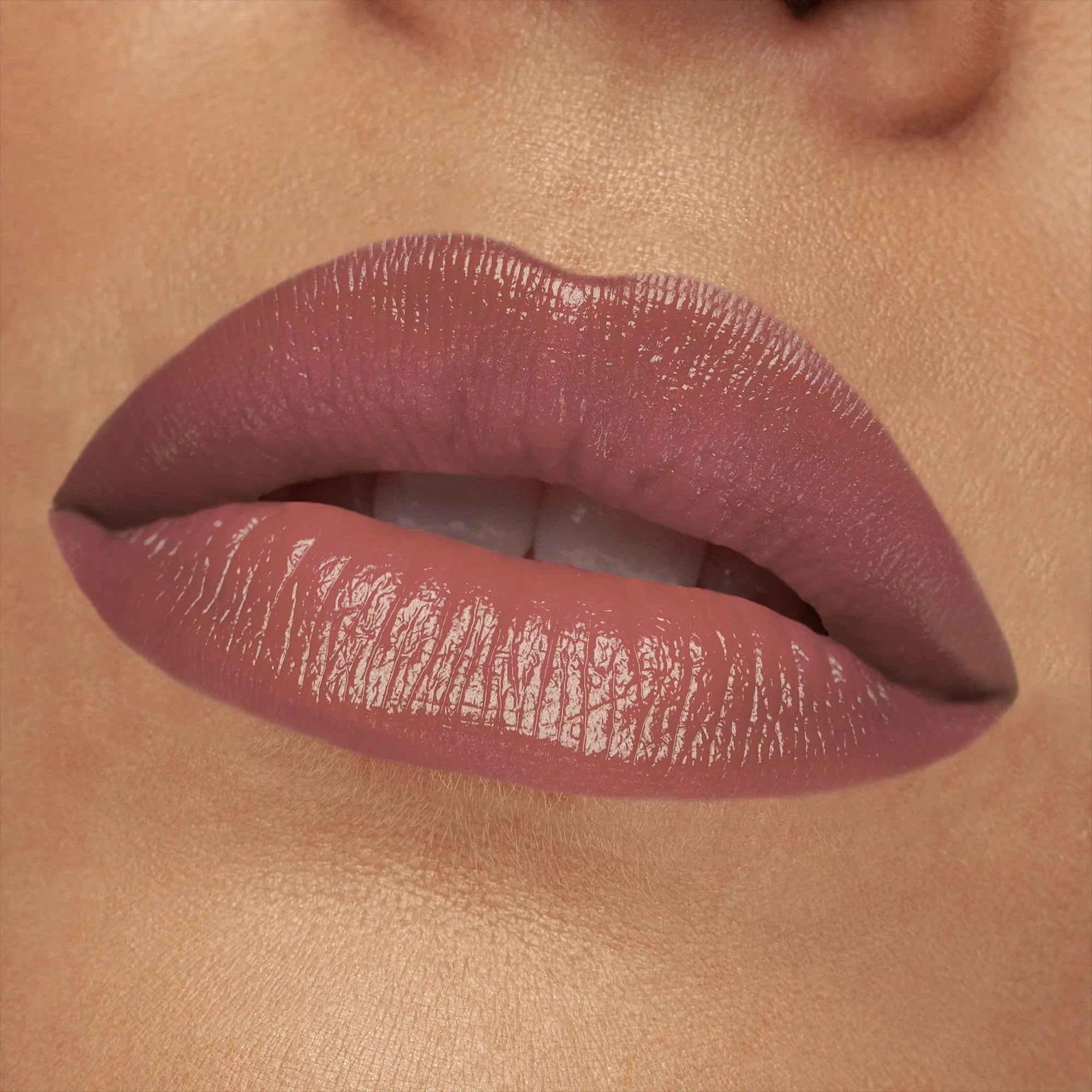 Cult Creamy Rossetto Cremoso 104 Chic_MES236104_MESAUDA-5