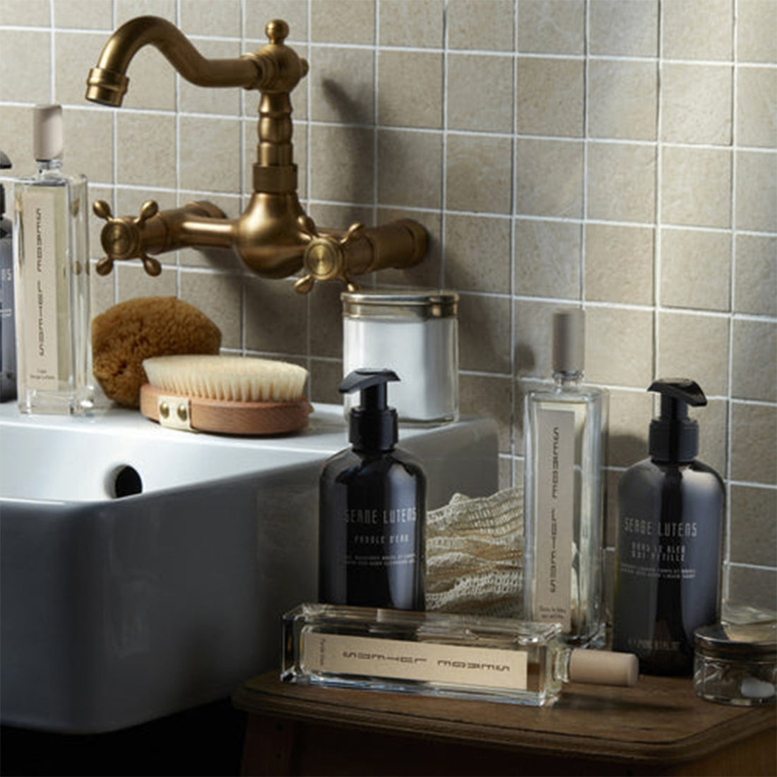 Dans Le Bleu Hand And Body Cleansing Gel Detergente Mani E Corpo 240 ML_SL82100326101_SERGE LUTENS-3