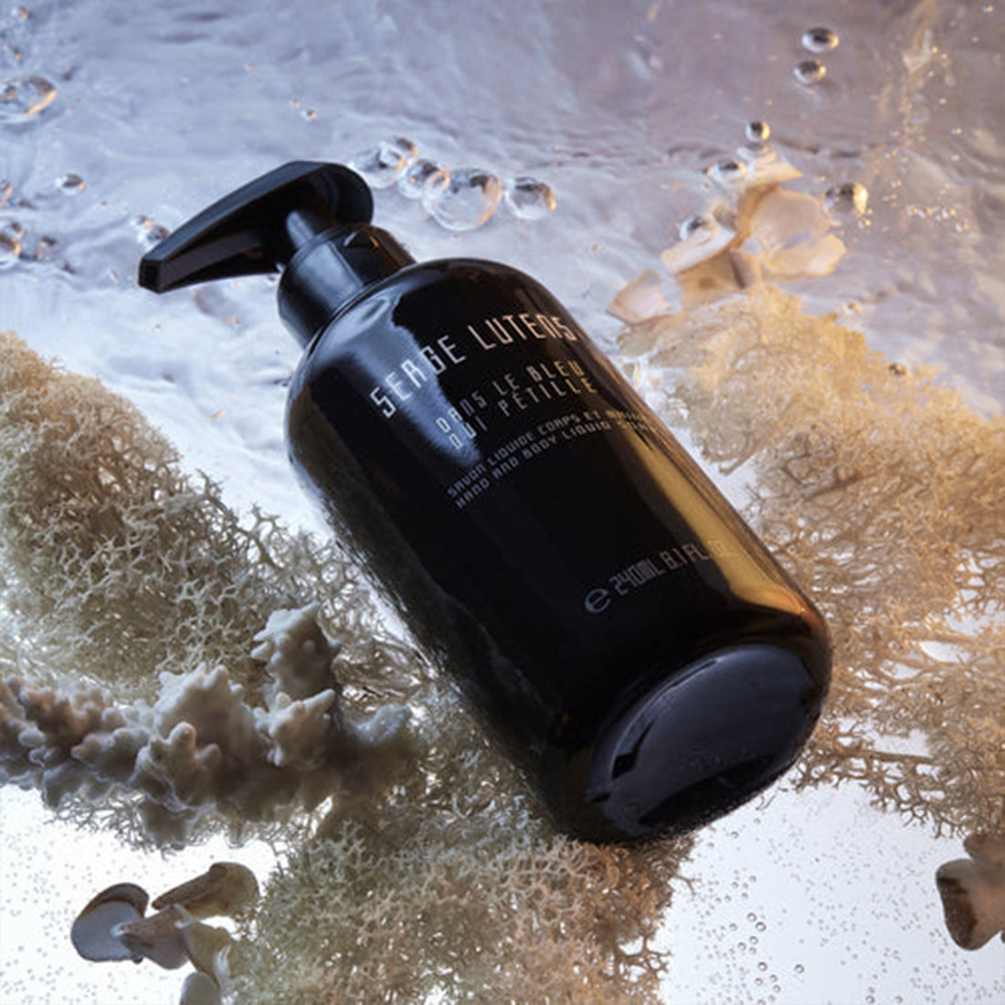 Dans Le Bleu Hand And Body Cleansing Gel Detergente Mani E Corpo 240 ML_SL82100326101_Serge Lutens-5