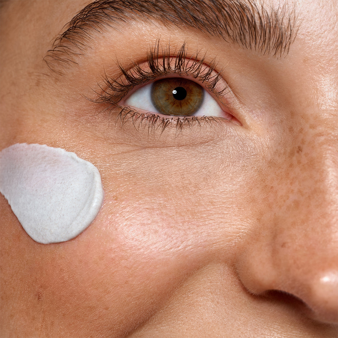 Daywear Sheer Tint Crema Colorata SPF 15 50 ML_ESTWKEM01_Estee Lauder-4