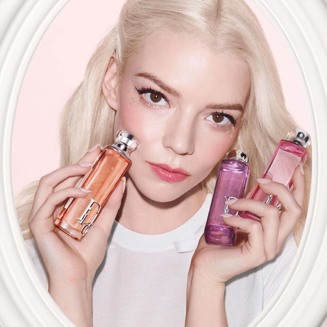 Dior Addict Lip Glow Oil Olio labbra idratante 24 ore – 3 finish ultra-brillanti 006 Berry_CDE000001054_Dior-3