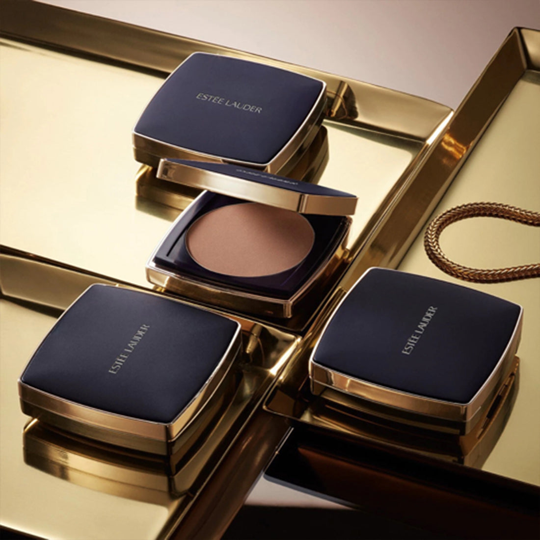 Double Wear Powder Foundation SPF10 Fondotinta in Polvere 4C1 Outdoor Beige_ESTG3FJ030000_Estee Lauder-2