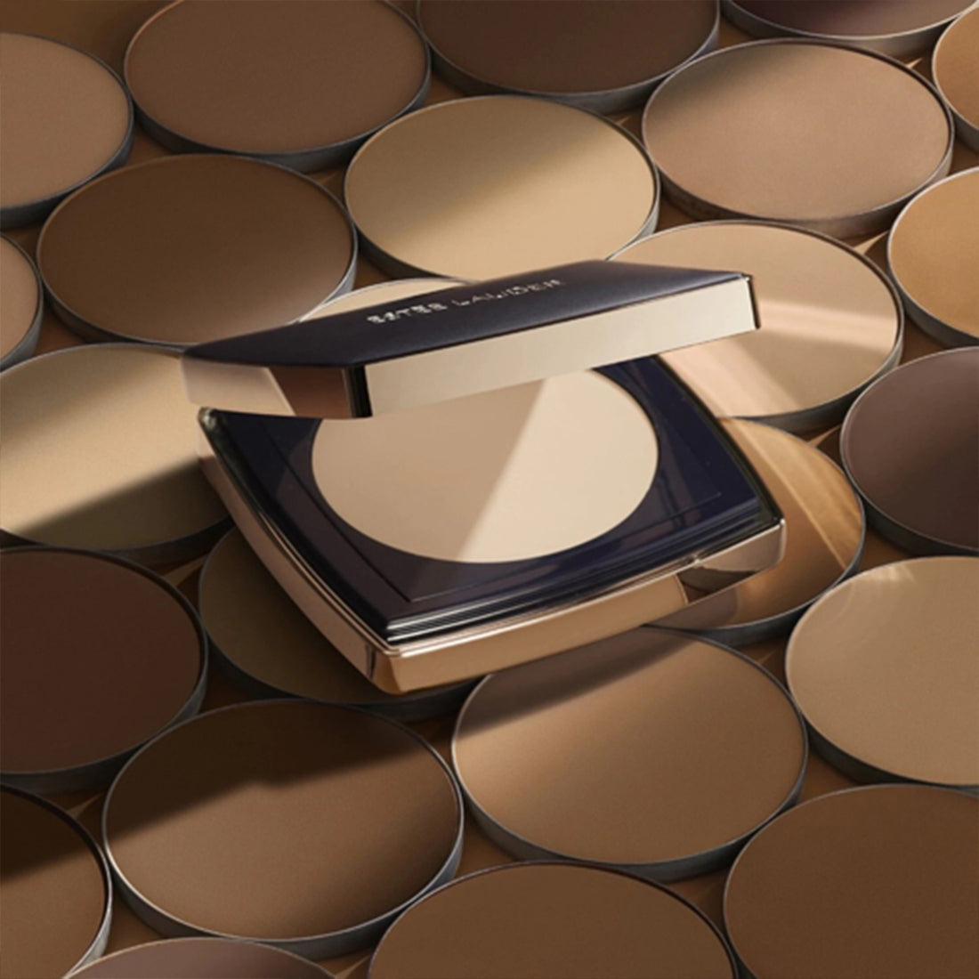 Double Wear Powder Foundation SPF10 Fondotinta in Polvere 4C1 Outdoor Beige_ESTG3FJ030000_Estee Lauder-3