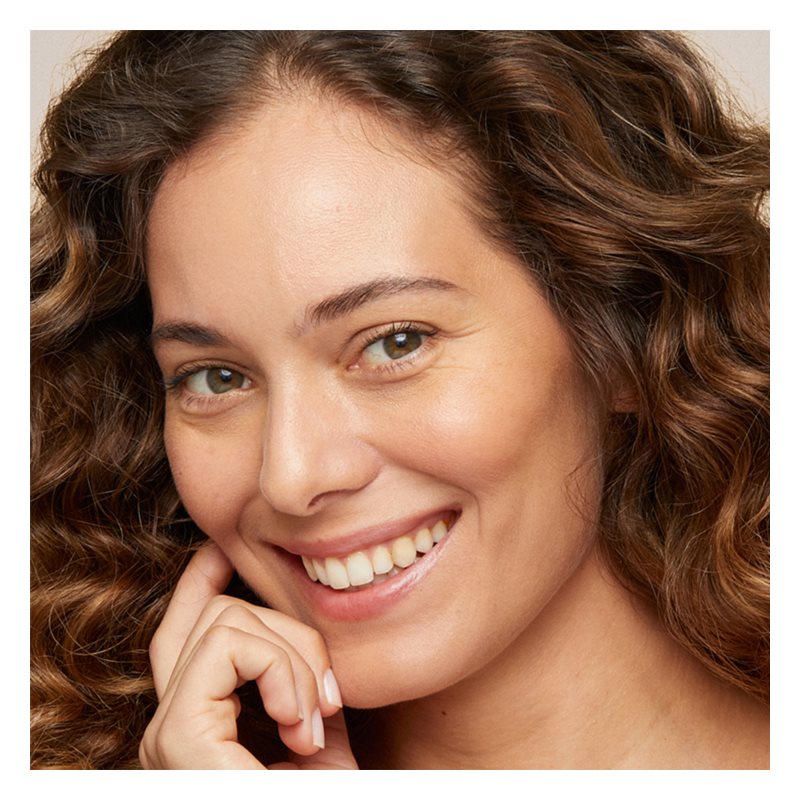 Double Wear Sheer Long Wear Matte Fondotinta Lunga Tenuta SPF 20 3N1 Ivory Beige_ESTPMAG10000_Estee Lauder-3