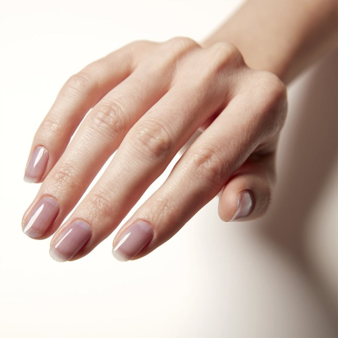 Hard To Resist Smalto Trattante_ESS52425_ESSIE-3