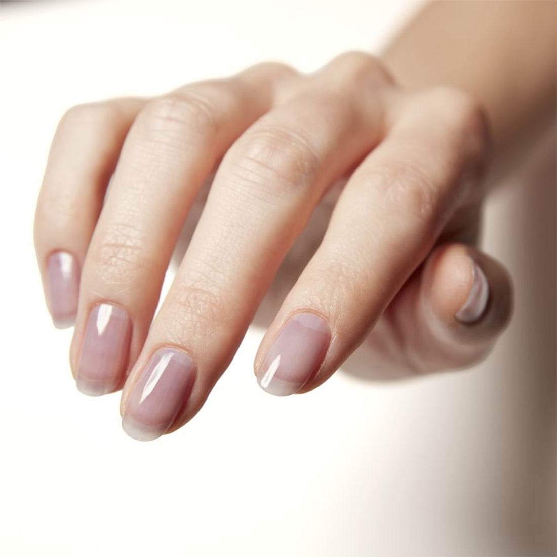 Hard To Resist Smalto Trattante_ESS52432_ESSIE-3