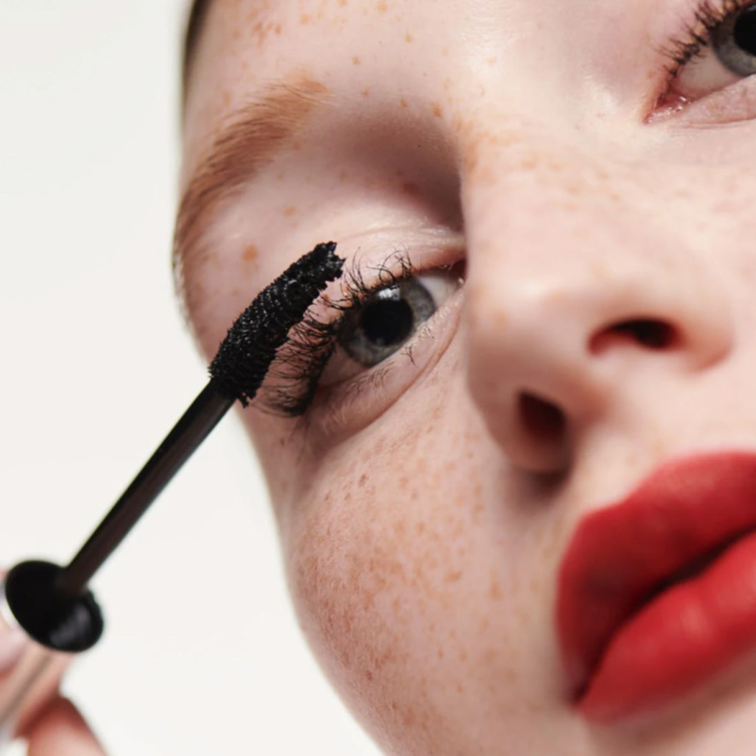 High Impact Curling Mascara 01 Black_CLIV4TC01_Clinique-2
