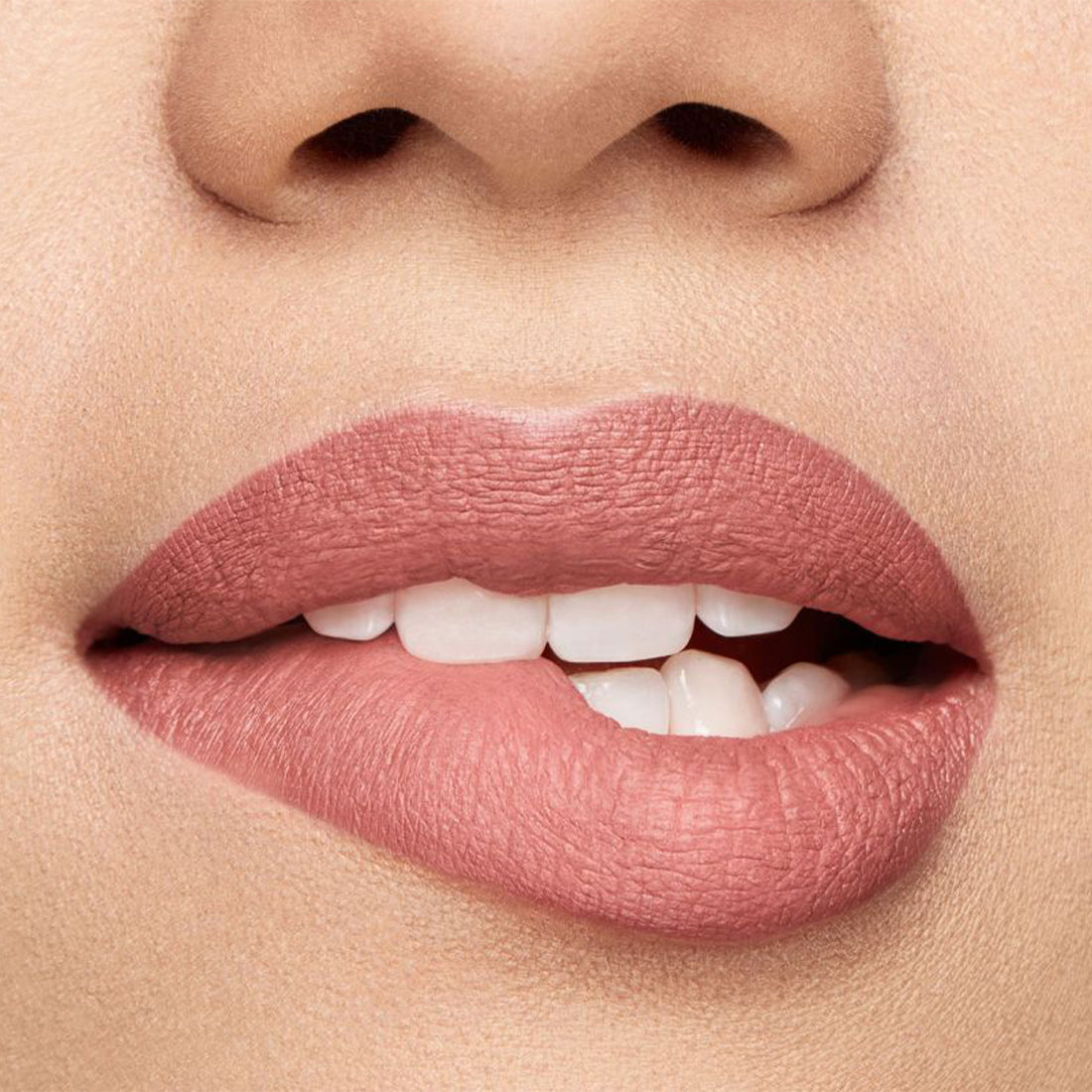  I'm Loveproof Rossetto Liquido Matt Tenuta a Prova di Bacio 01 Light Rose_PUP020080A001_Pupa-2