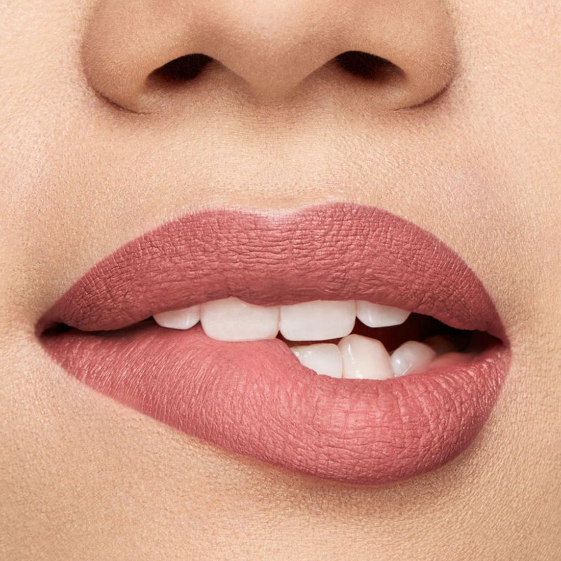 I'm Loveproof Rossetto Liquido Matt Tenuta a Prova di Bacio 02 Delicate Nude_PUP020080A002_Pupa-2