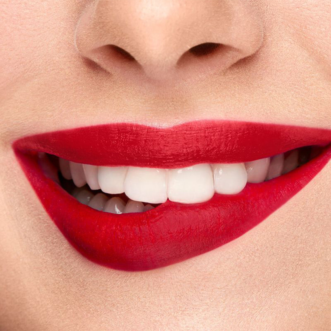 I'm Loveproof Rossetto Liquido Matt Tenuta a Prova di Bacio N 11 Kiss Me Red_PUP020080A011_Pupa-2