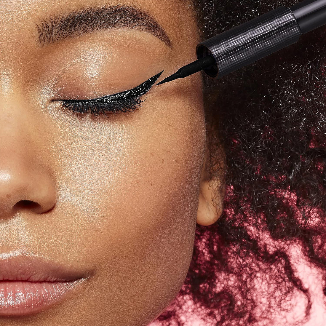 Infallible Grip 24H Vinyl Eyeliner Liquido Lunga Durata Black_COR4855_L'Oreal-3