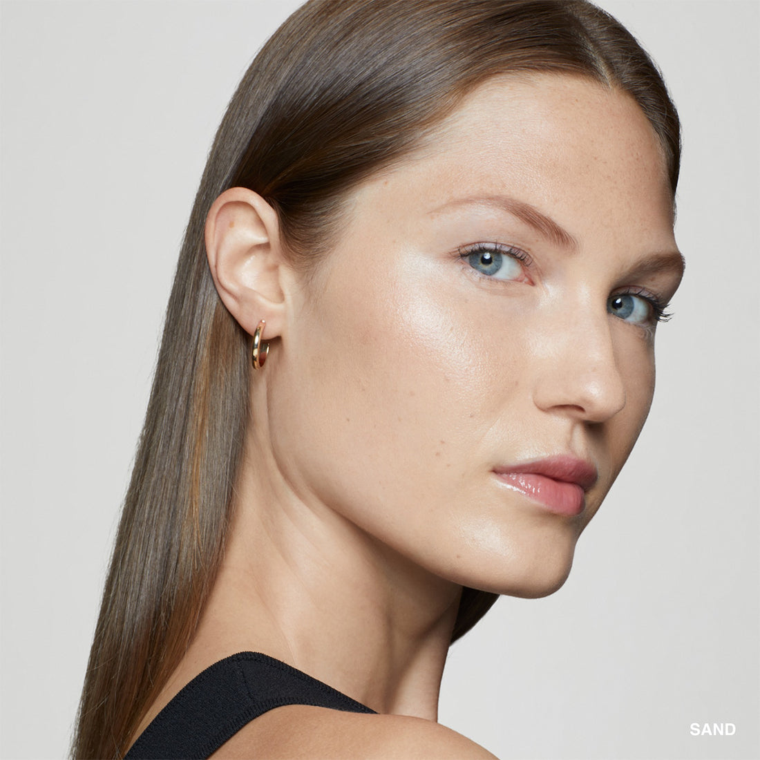 Intensive Serum Foundation Fondotinta SPF 40 Sand_BOBEME702_Bobbi Brown-3