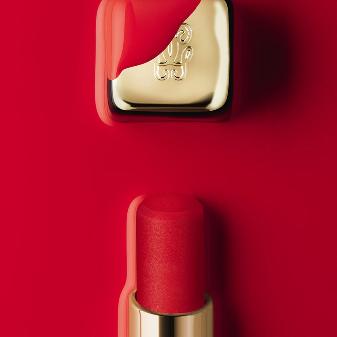 Kiss Kiss Tender Matte Rossetto Matte Luminoso Delicato 770 Desire Red_GUE043368_Guerlain-4