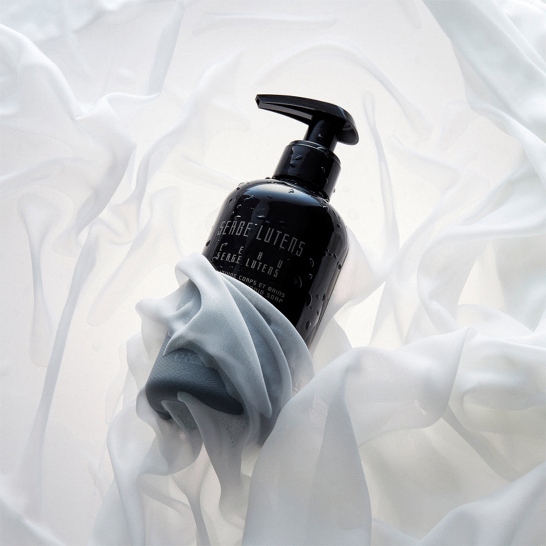 L'Eau Serge Lutens Hand And Body Cleansing Gel Detergente Mani e Corpo 240 ML_SL82100535101_Serge Lutens-2