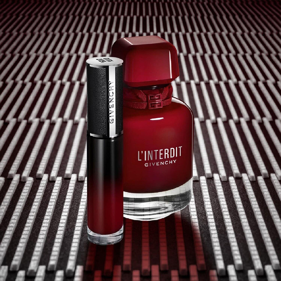 Le Rouge Interdit Cream Velvet Rossetto mat 27 Rouge Infuse_GIVP083786_Givenchy-5