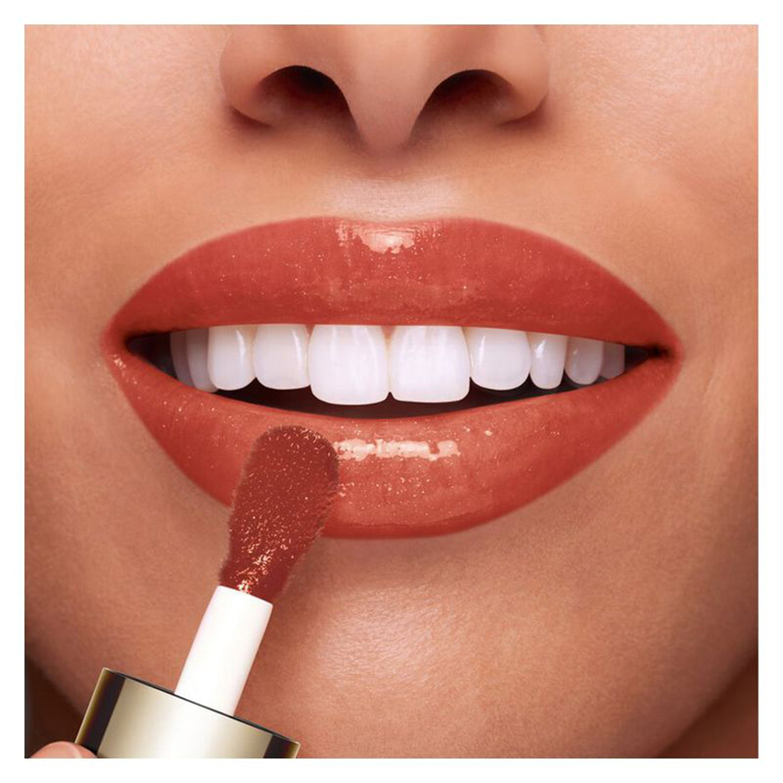 Lip Comfort Oil Olio Nutriente Labbra 09 Chocolate_CLA80084594_Clarins-5