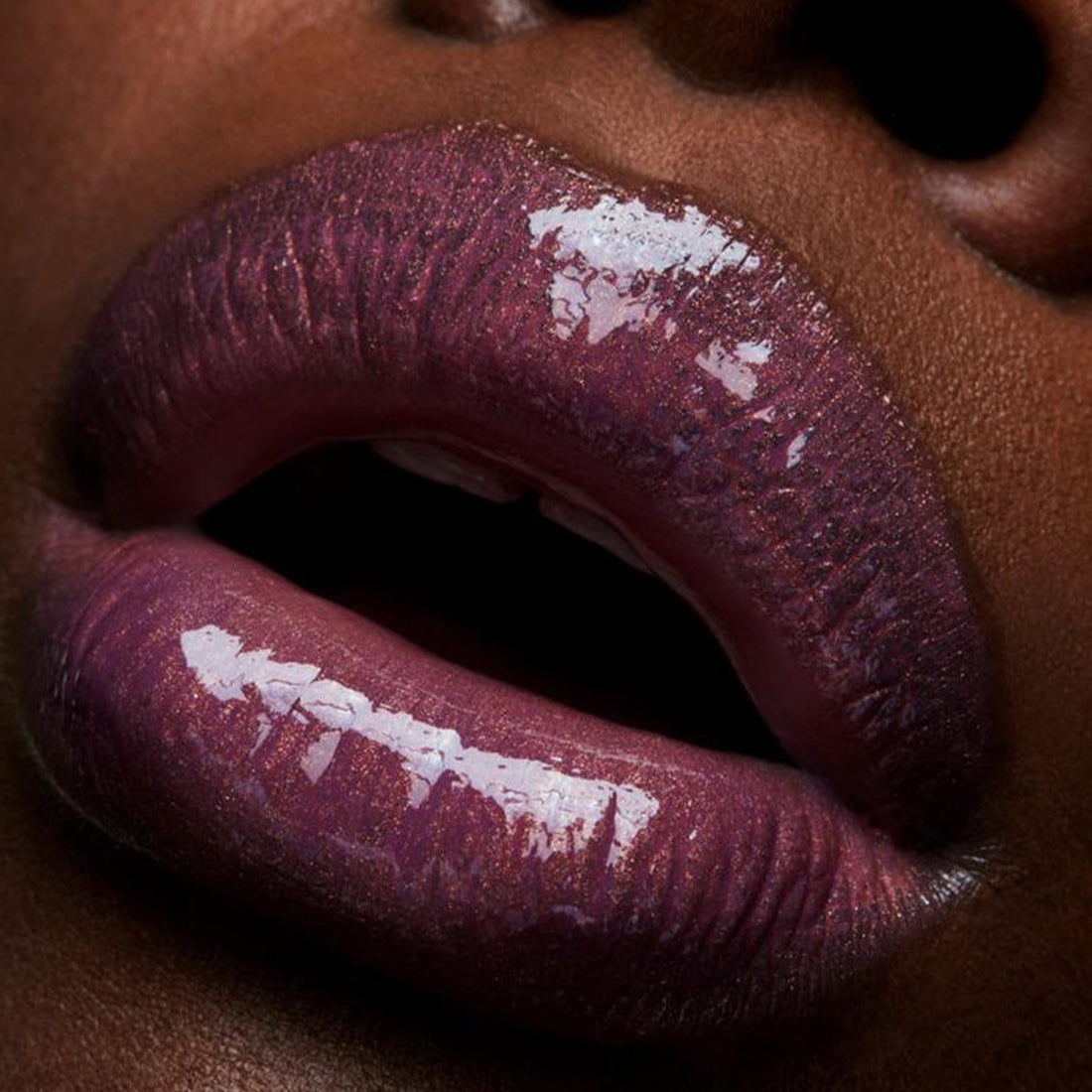 Lip Glass Gloss Lucente 319 Spite_MACSK6822_MAC-4