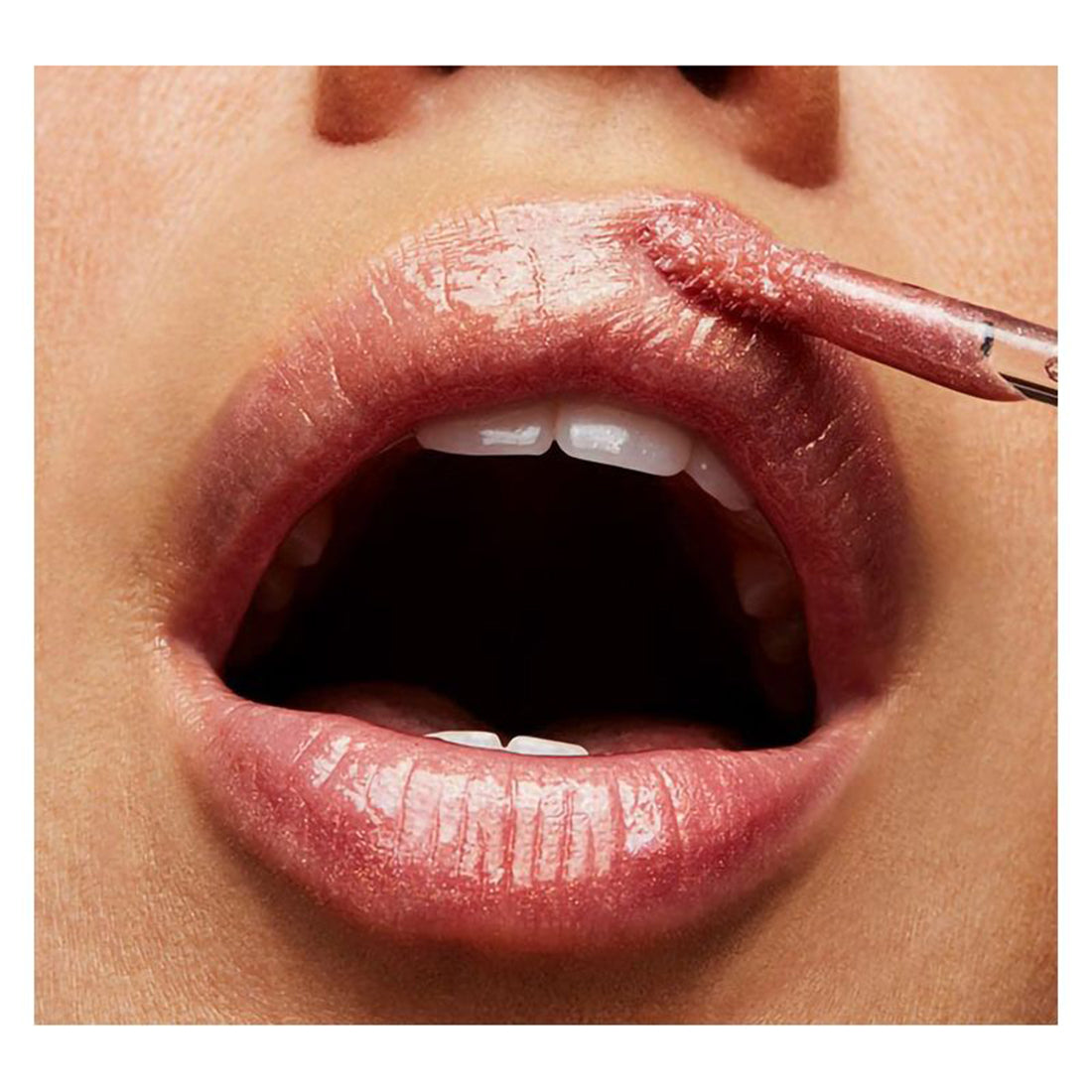 Lip Glass Gloss Lucente Nymphette_MACS3HT05_MAC-4