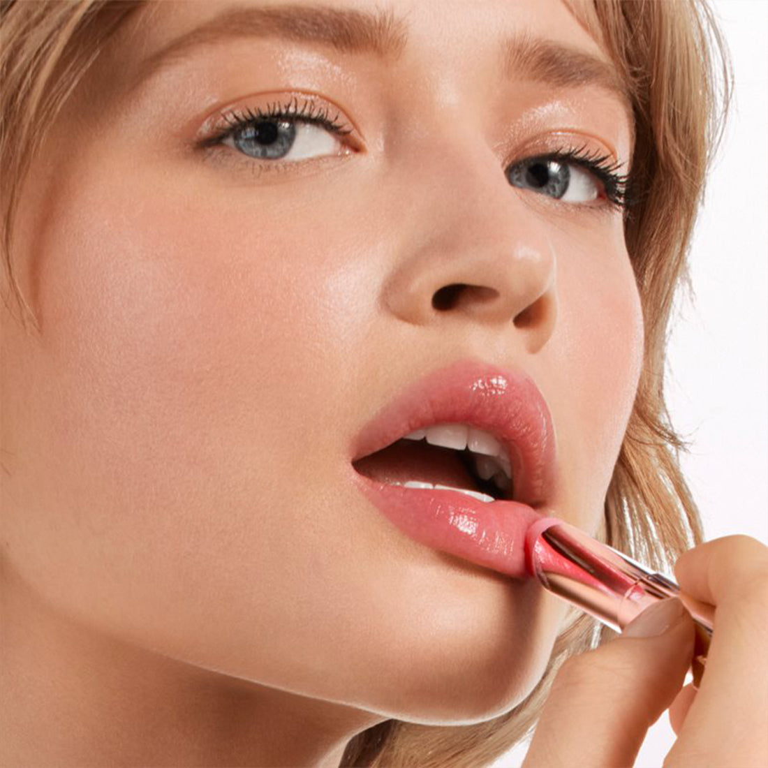 Lip Idole Butterglow Balsamo Labbra Colorato 53 The Tea Is Hot_LCOLE871300_Lancome-4