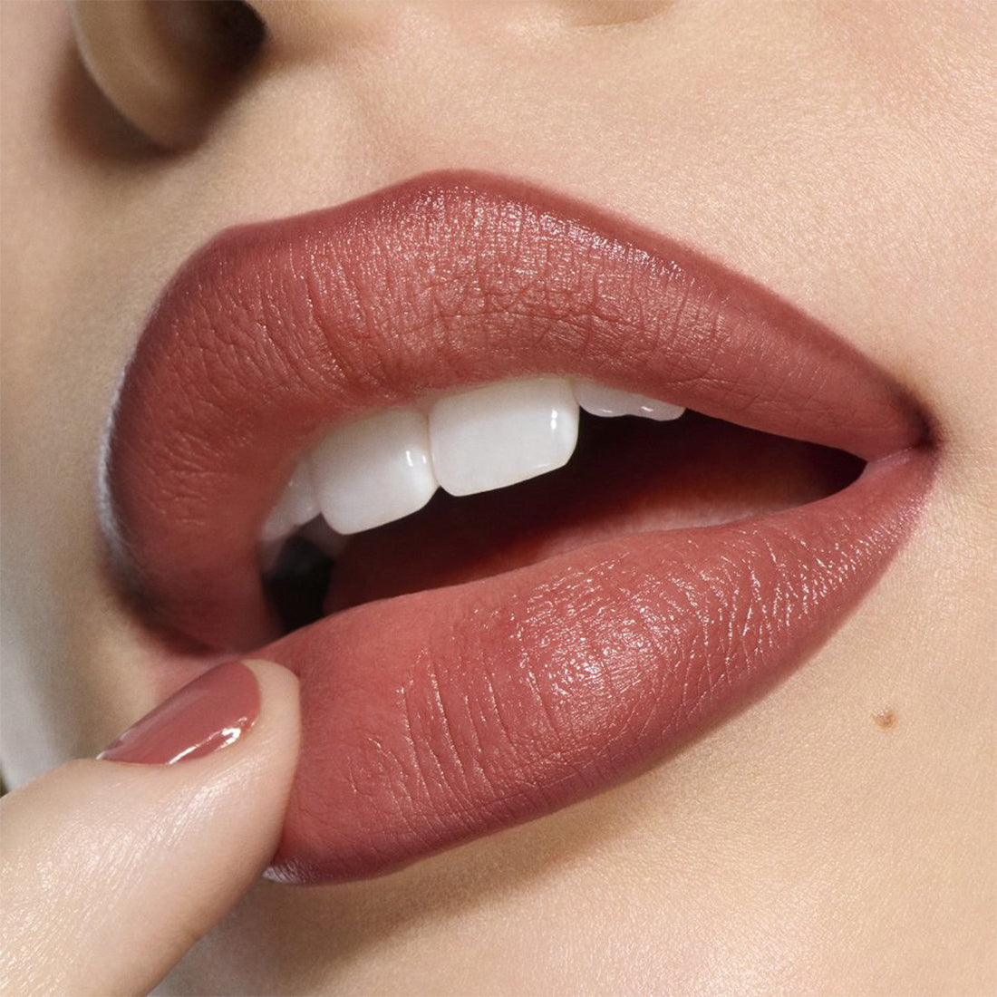 Lipglazer Glossy Liner Matita labbra Whirlin_MACS5PS04_MAC-4