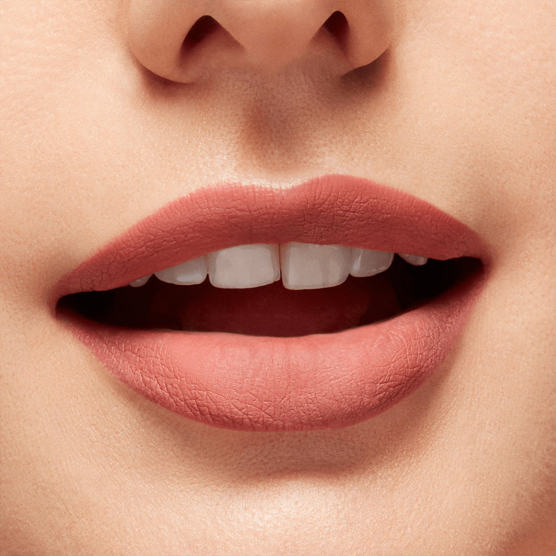 Locked Kiss InkRossetto Liquido Finish Matte Bodacious_MACSRH907_MAC-4