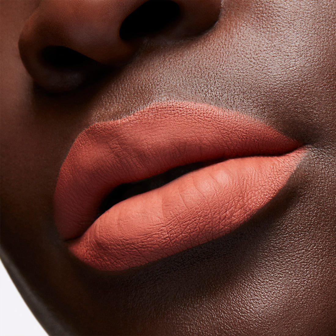 Locked Kiss InkRossetto Liquido Finish Matte Meticolous_MACSRH904_MAC-5