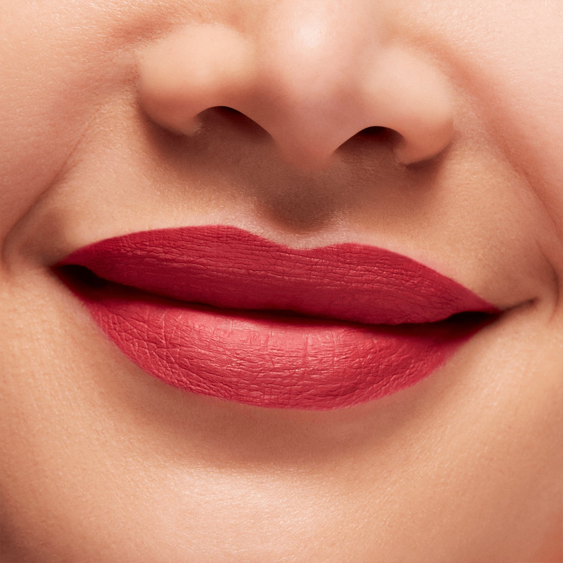 Locked Kiss InkRossetto Liquido Finish Matte Most Curious_MACSRH912_MAC-4