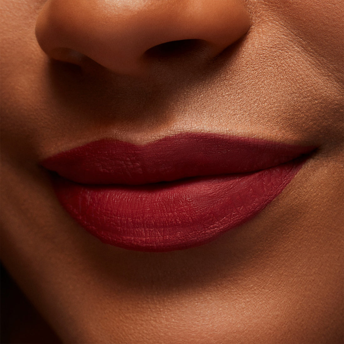 Locked Kiss InkRossetto Liquido Finish Matte Poncy_MACSRH919_MAC-4
