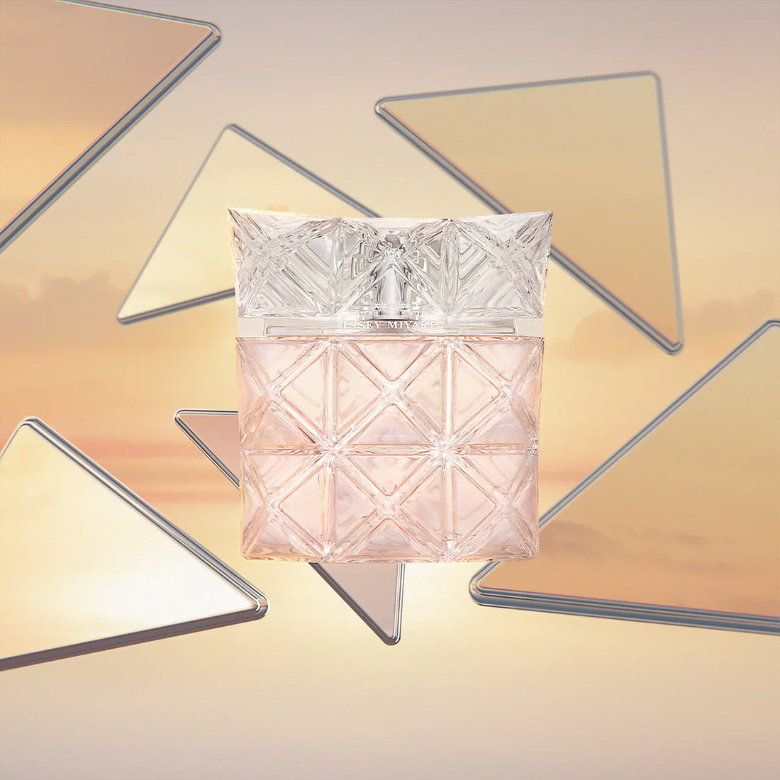 Lumiere D'Issey Eau De Parfum_MIY31800764101_Issey Miyake-4