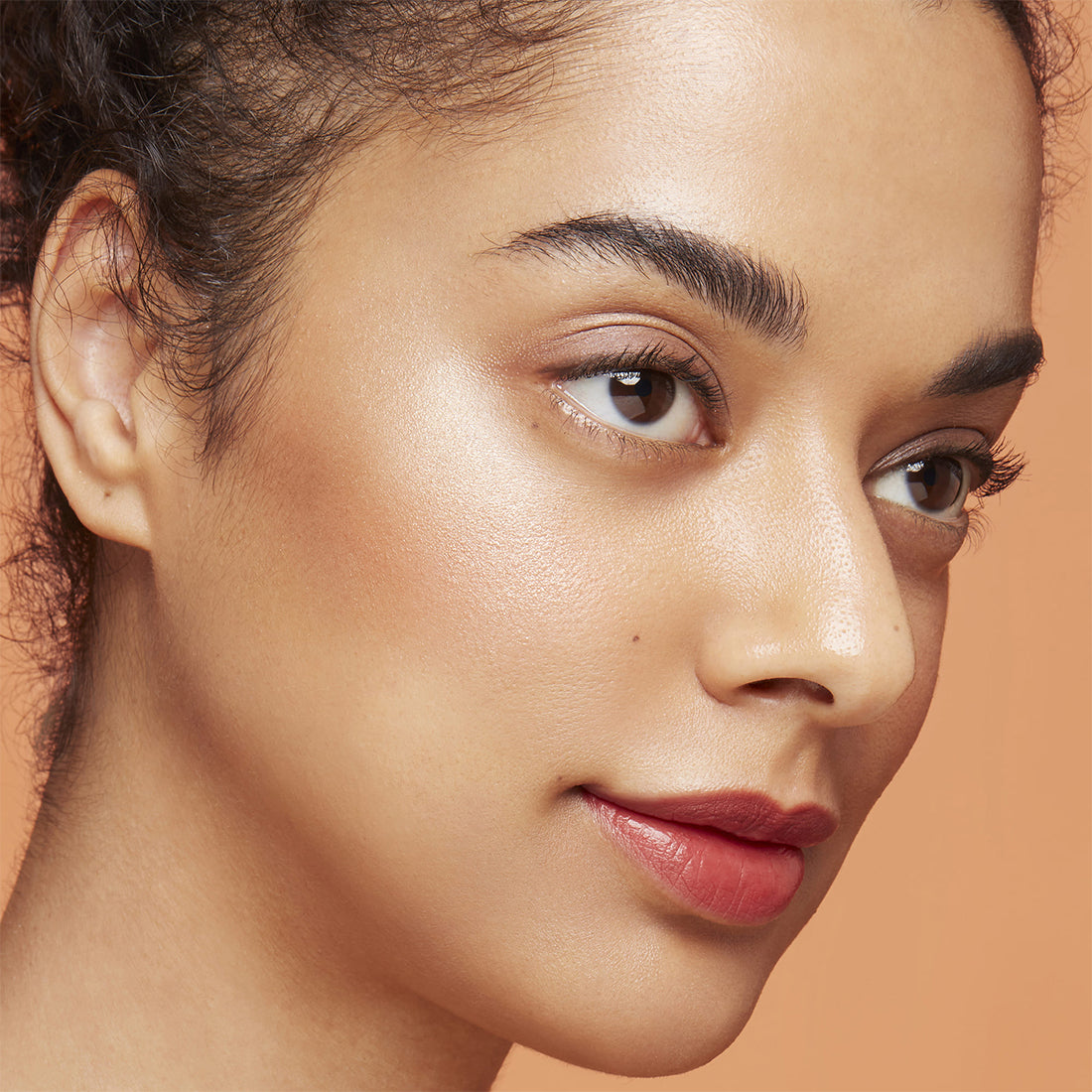 Luminizing Face Enhancer Polvere Illuminante 203_CDP10218956101_CLE' DE PEAU BEAUTE'-4