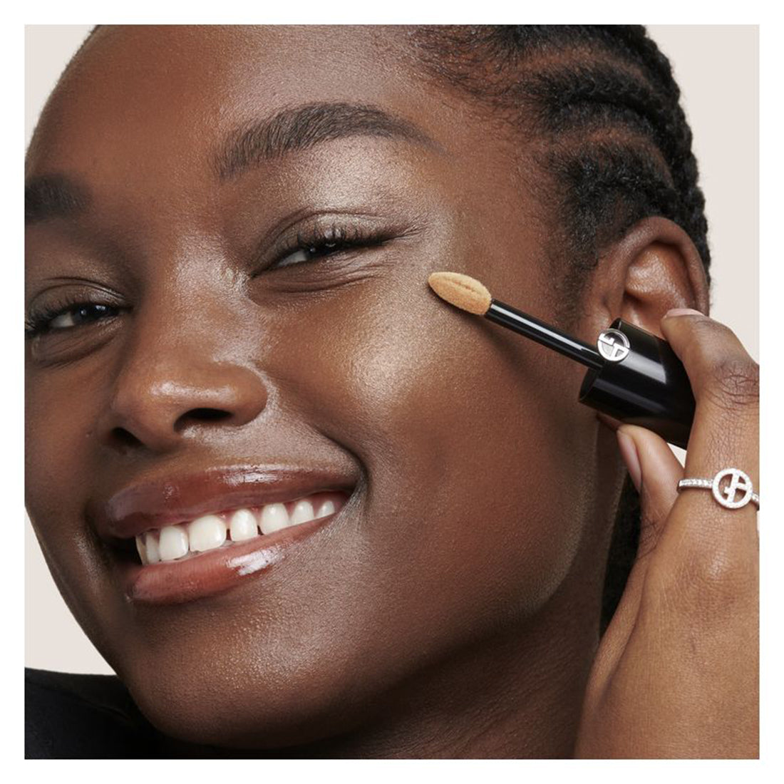 Luminous Silk Acqua Highlighter Illuminante Liquido Leggero 2 Stellar_ARMLE8640_Giorgio Armani-4