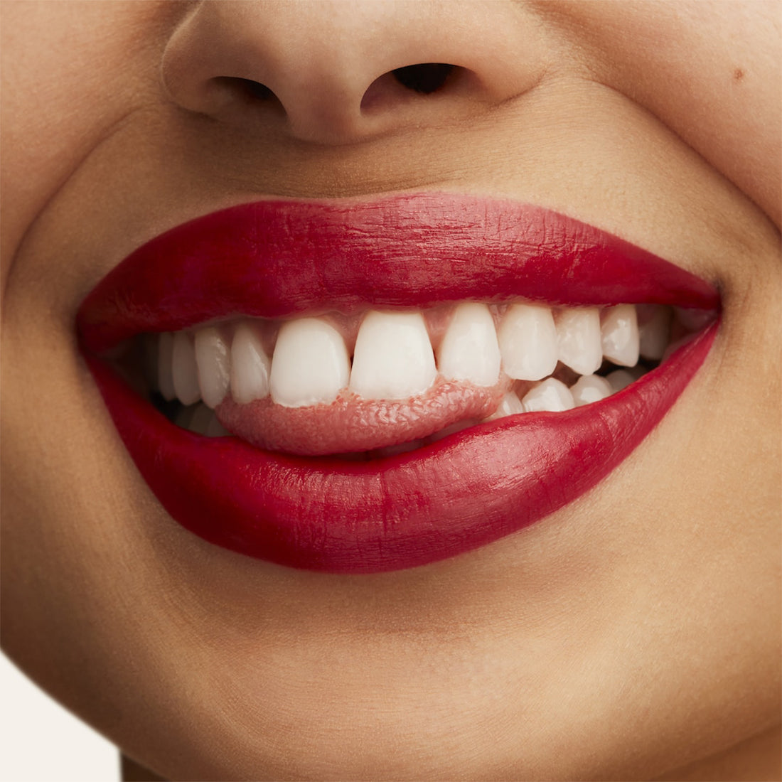 Lusterglass Lipstick Rossetto Lunga Tenuta Cockney_MACSMXF25_MAC-4