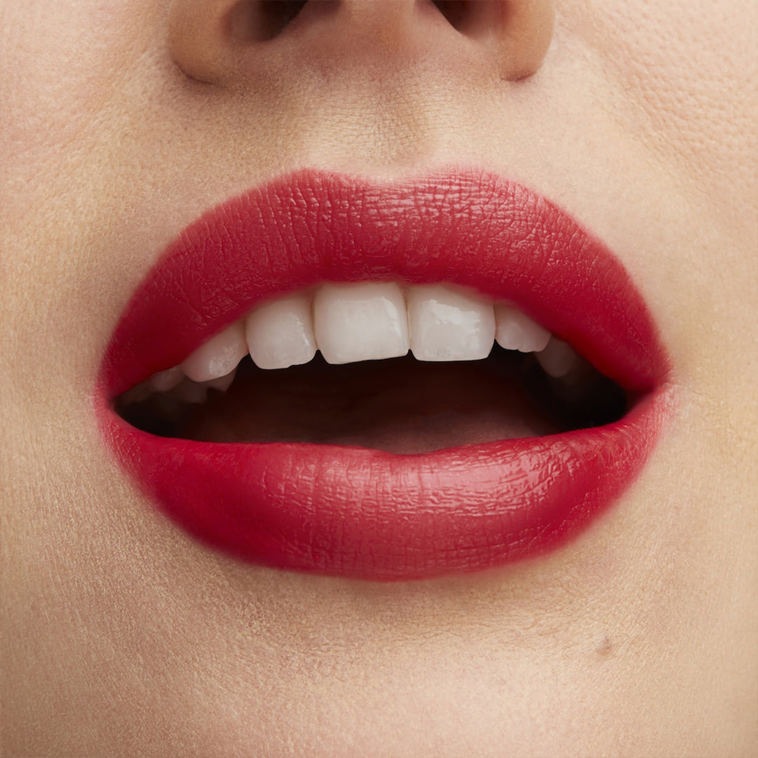 Lusterglass Lipstick Rossetto Lunga Tenuta Cockney_MACSMXF25_MAC-5