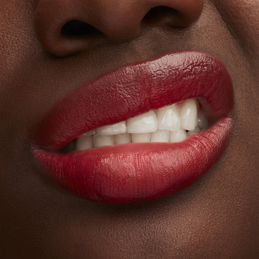 Lusterglass Lipstick Rossetto Lunga Tenuta Lady Bug_MACSMXF26_MAC-6