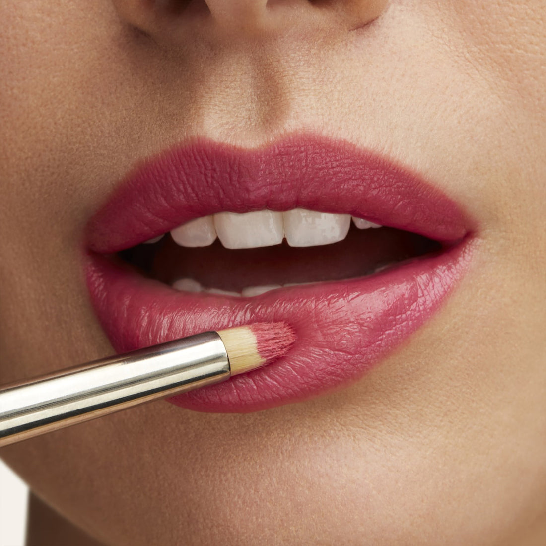 Lusterglass Lipstick Rossetto Lunga Tenuta Pout Of Control_MACSMXF18_MAC-6