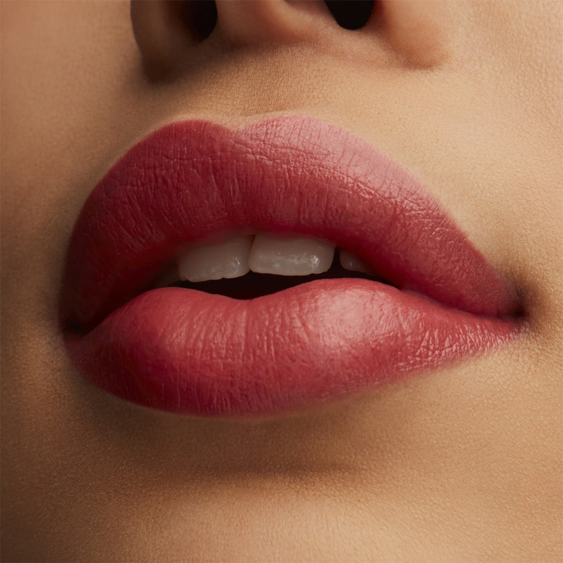 Lusterglass Lipstick Rossetto Lunga Tenuta See Sheer_MACSMXF28_MAC-4