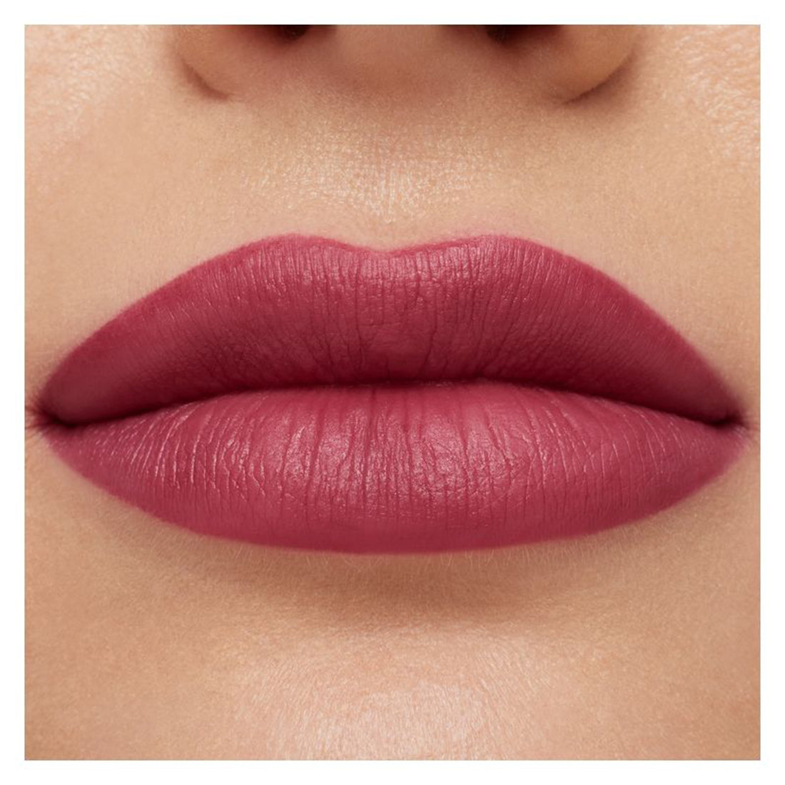 Macximal Silky Matte Lipstick Rossetto Matte Captive Audience_MACNY9N27_MAC-3