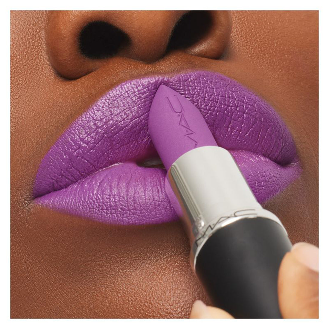 Macximal Silky Matte Lipstick Rossetto Matte Everybody's Heroine_MACNY9N93_MAC-3