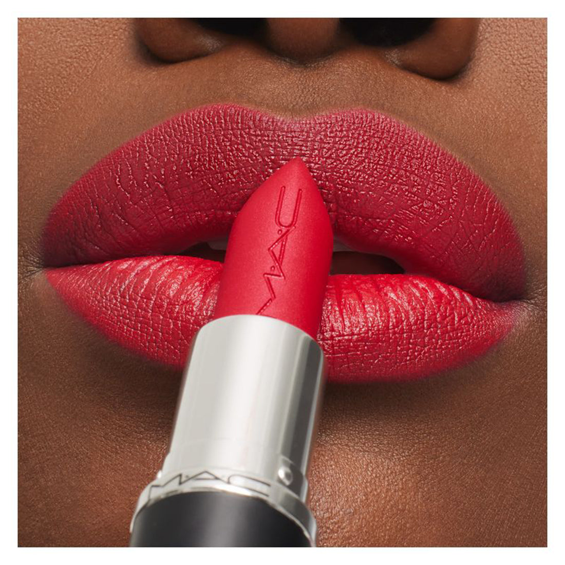 Macximal Silky Matte Lipstick Rossetto Matte Ruby Woo_MACNY9N38_MAC-3